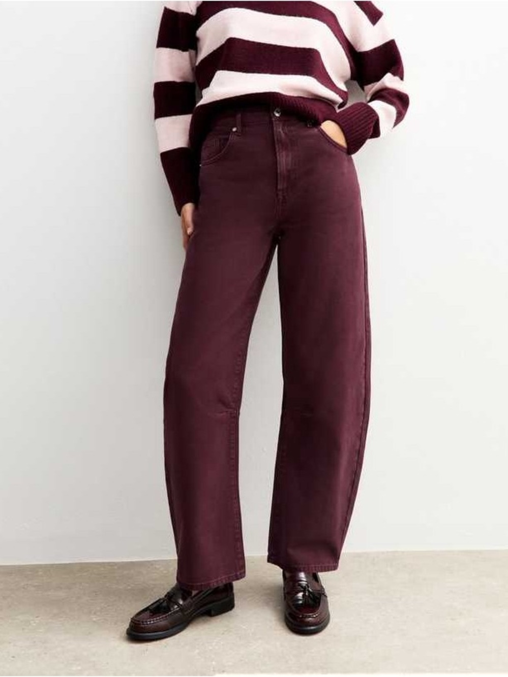 Zara Mid Rise Barrel Ankle Jeans in Wine